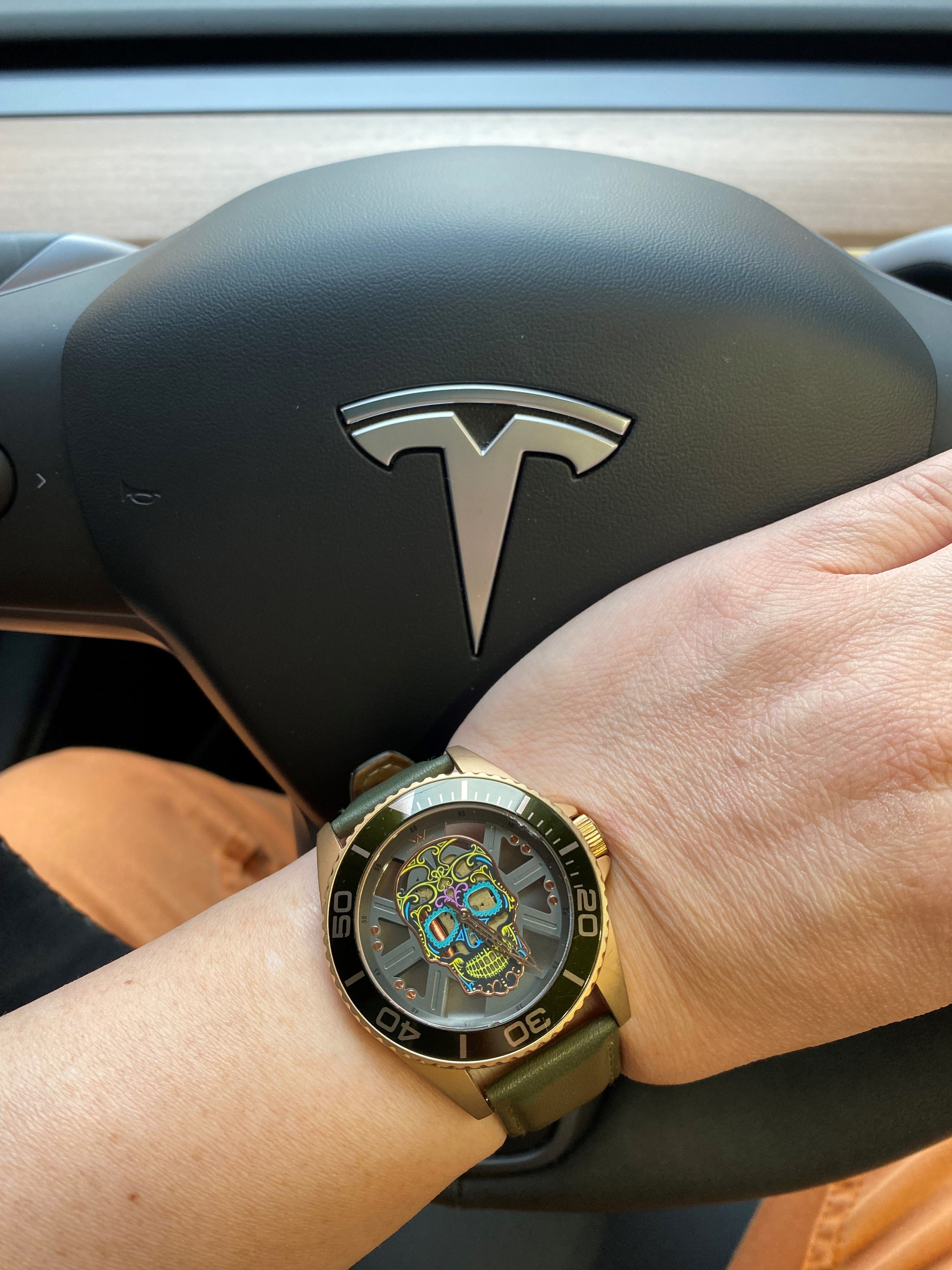 Hallow SKULL face watch - Rose Gold  / Green