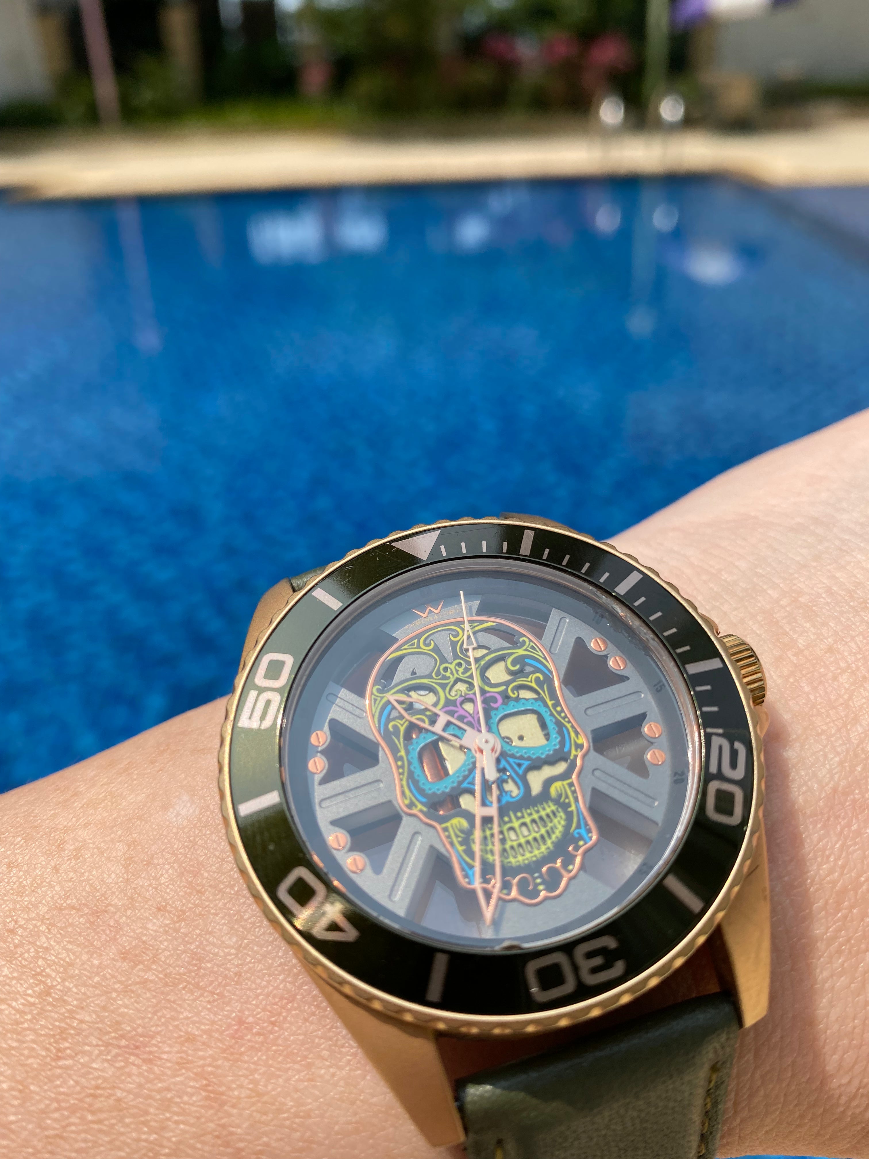 Hallow SKULL face watch - Rose Gold  / Green